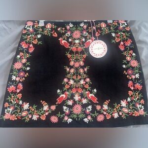 NWT!! Adorable Umgee Skirt with flowers